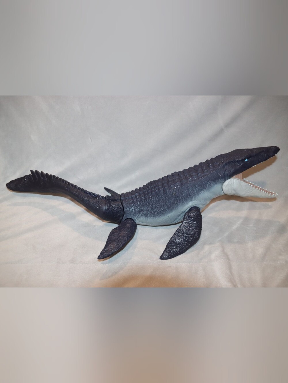 2020 Mattel Colossal Mosasaurus 28"